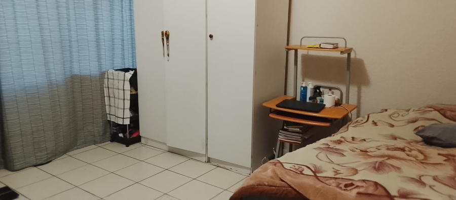 1 Bedroom Property for Sale in Oostersee Western Cape